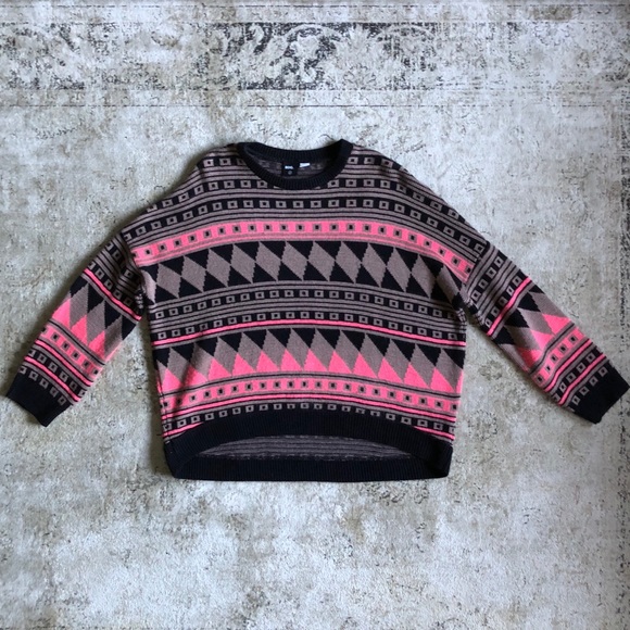 Geometric Sweater - Picture 2 of 3